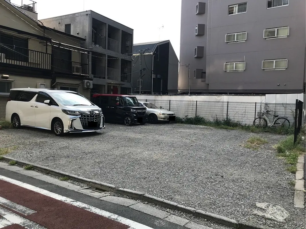 板橋区熊野町　月極駐車場